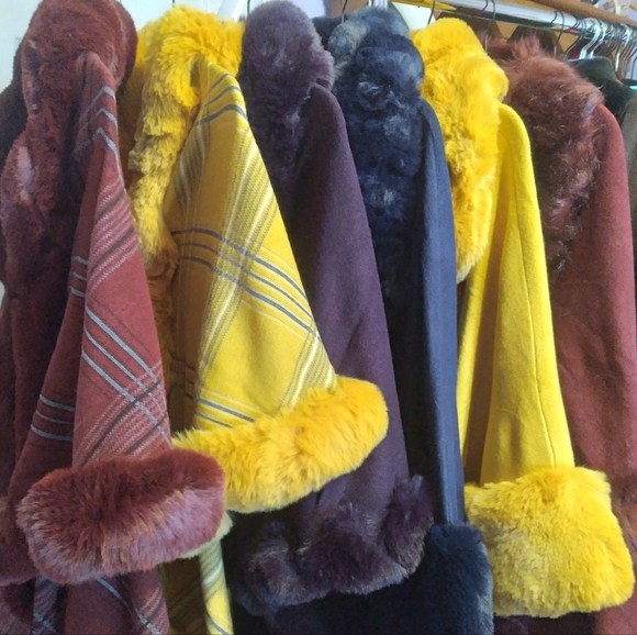 🍁 🎄 Beautiful Jacket faux fur accents OS Navy Blue color 😲 - Picture 11 of 13